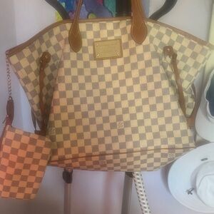 Checkered Tote Bag with Pouch
